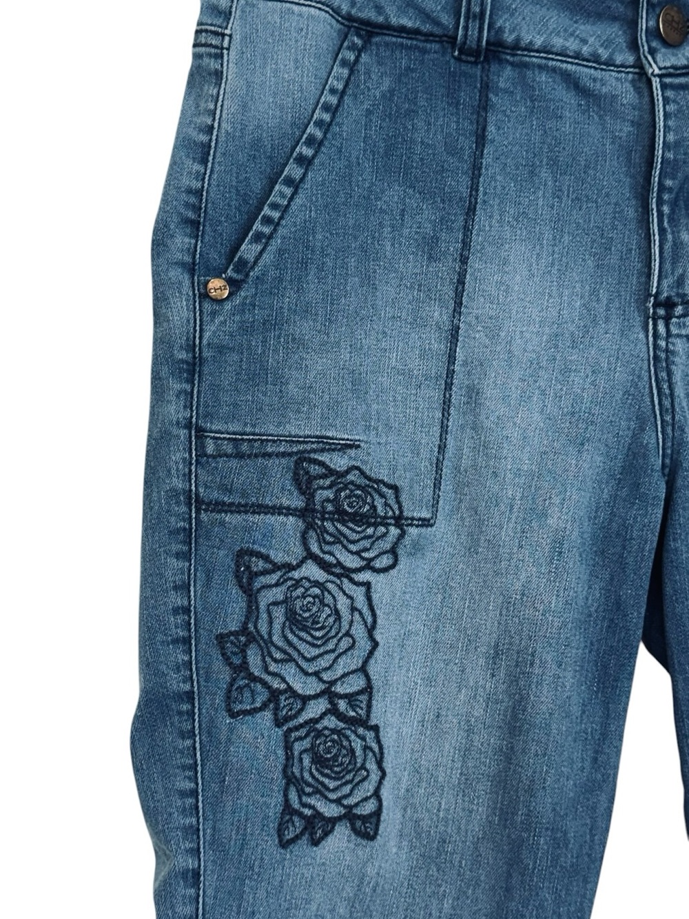 CHZ Chazari Embroidered Rose Raw Hem Cropped Jeans - Blue - Picture 3 of 10
